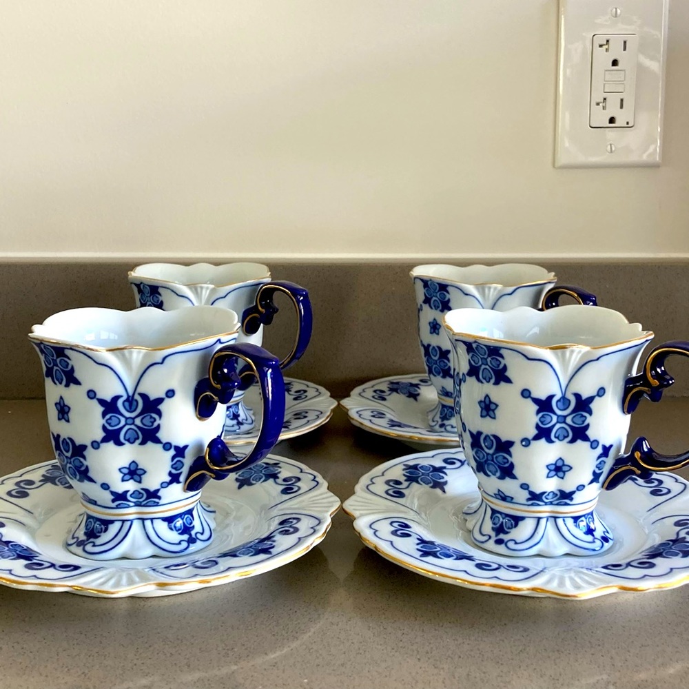 Bombay Company Cobalt blue and white w/gold trim antique cups and saucers